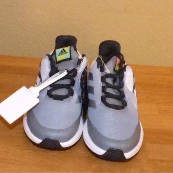 Le adidas bambino ragazzi taglia 12 poshmark Le adidas bambino ragazzi taglia 12 poshmark